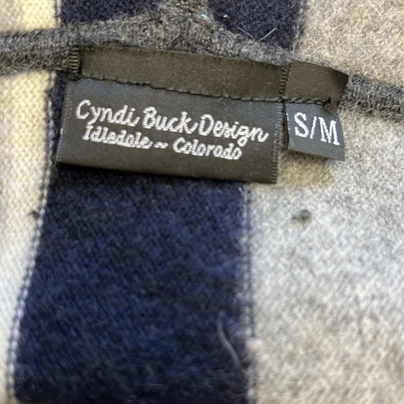 One-of-kind cashmere sweater made by Cyndi Buck Design - Picture 5 of 8